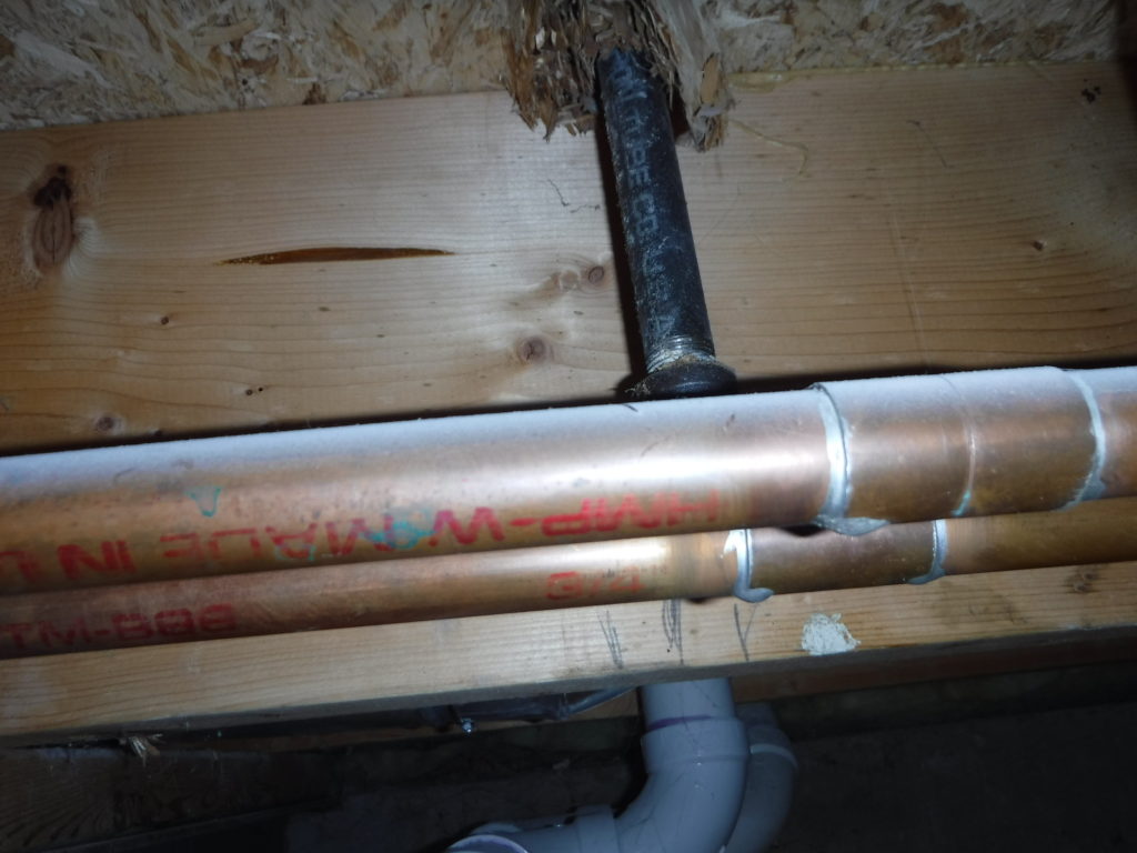 Leaking gas line at joint, safety issue